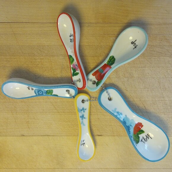 Molly Hatch for Anthropologie Floral Measuring spoon set - Picture 1 of 7